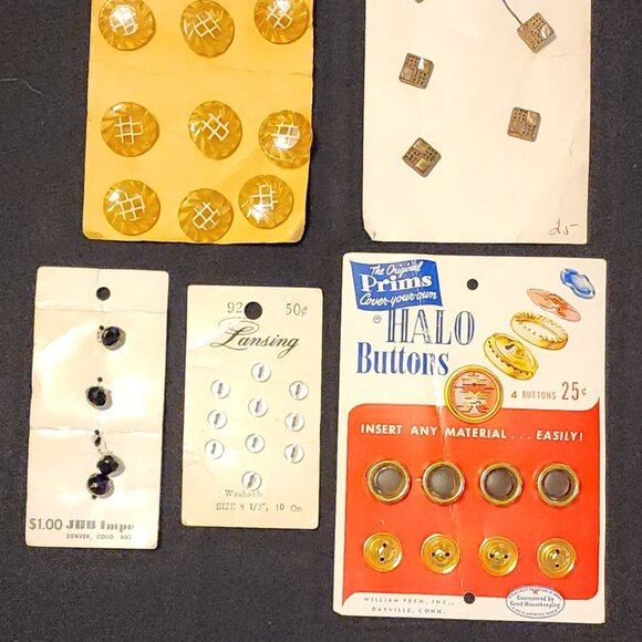 Antique ~ Vintage Lot Sewing Notions ~ Supplies ~ Needles ~ Buttons ~ Snaps - Picture 5 of 16